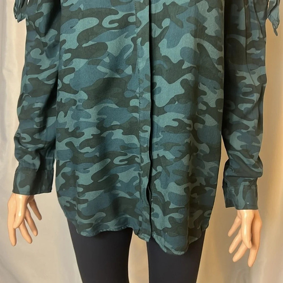 Rock & Republic Button Down Camouflage Western Ruffle Size M Longsleeve Fall - Picture 4 of 13